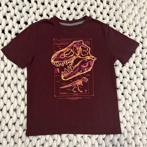 🌹🌹T-Rex Graphic Tee size S (6-7)